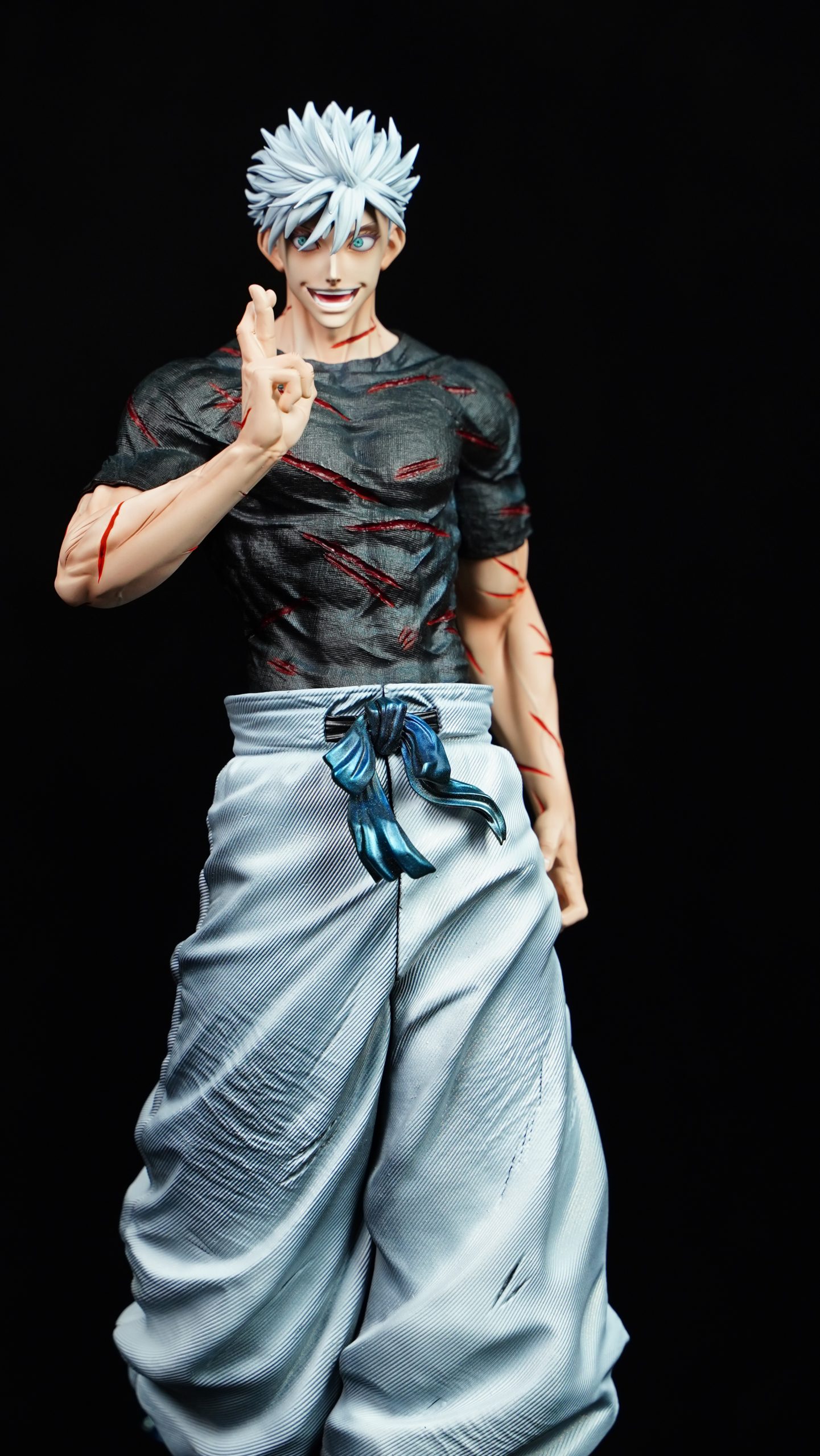 【pre order】Jujutsu Kaisen 1/6 Battle Damaged Satoru Gojo Resin Statue