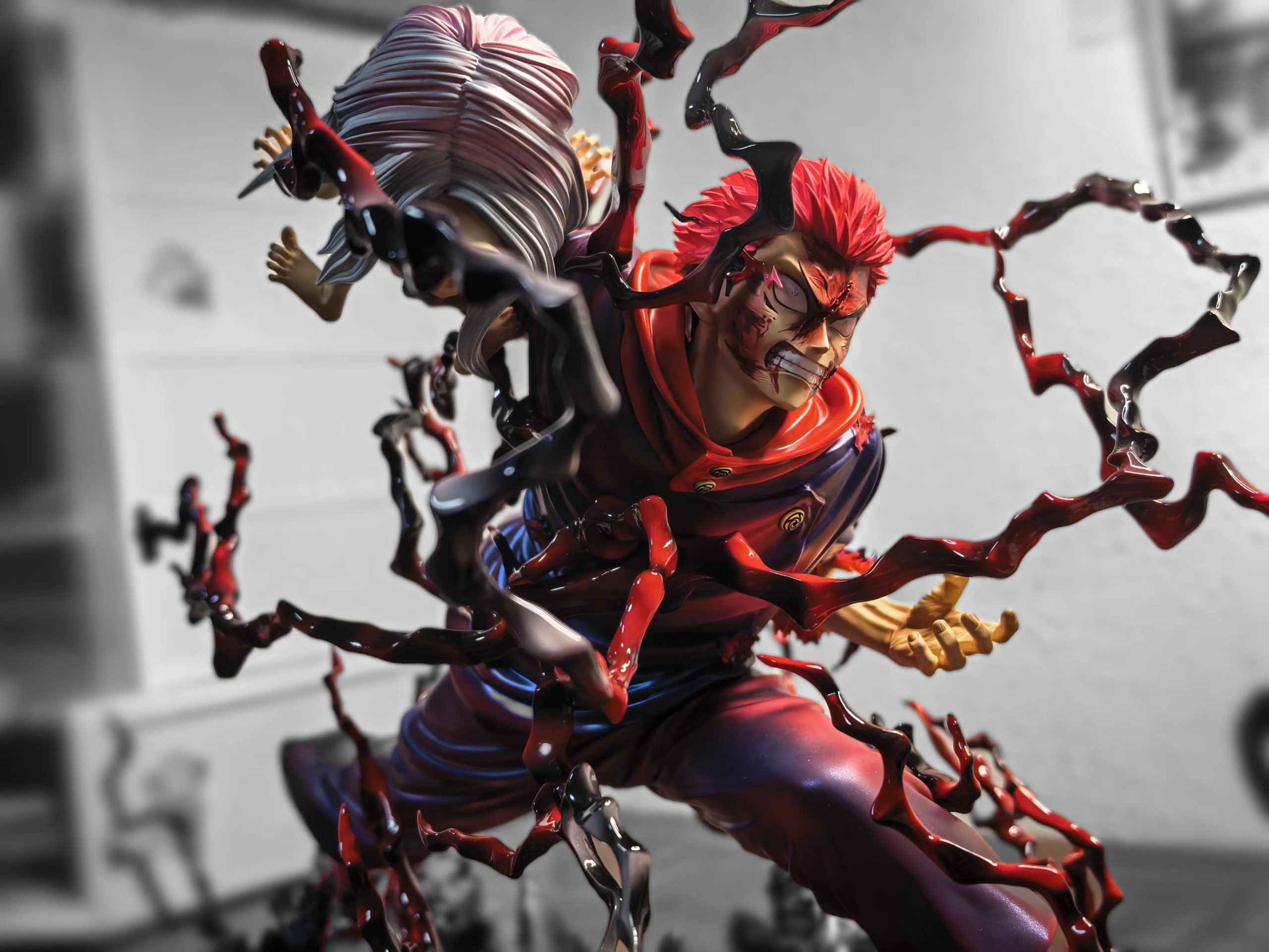 【PRE ORDER】Jujutsu Kaisen Itadori Yuji Sukuna Black Flash Resin Statue 1/6