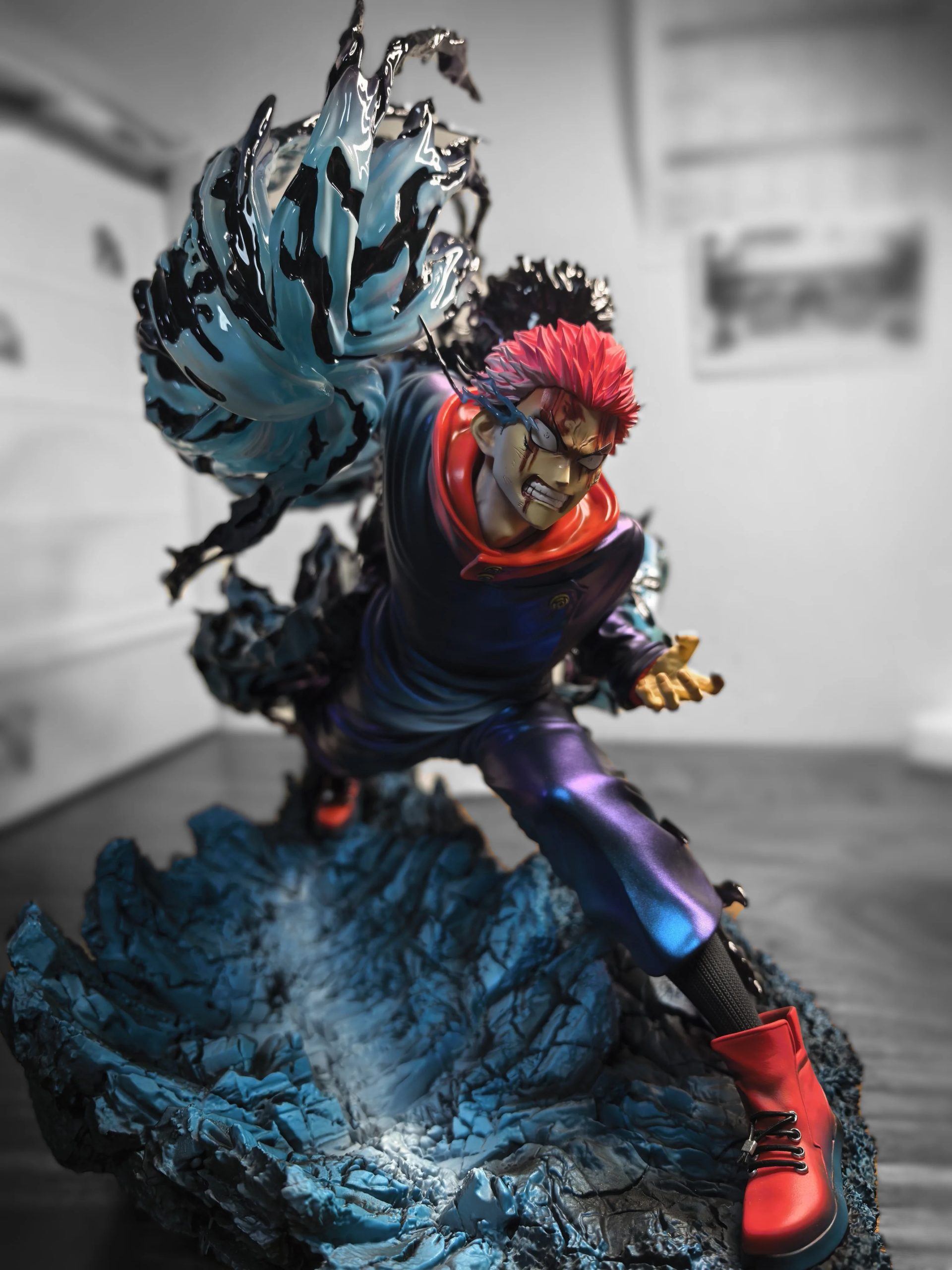 【pre order】Jujutsu Kaisen Yuji Itadori Black Flash Resin Statue 1/6